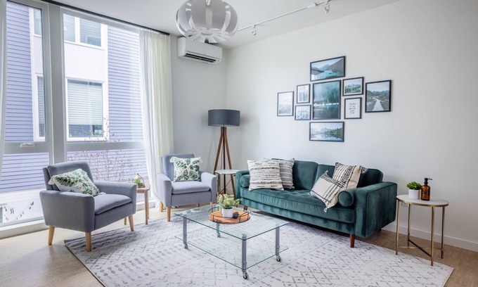 South Park Casa | *NEW* 2BR Modern & Spacious Townhouse Mins to DT Seattle & Airport