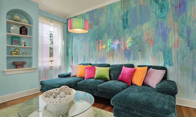 Cooper-Young Historic District Casa | NEW 4BR Memphis Vibe - Pool, 10 Min to Beale St!