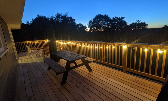 Stamford Casa | NEW 8 sleeper w/ GAMES ROOM, 2 living spaces