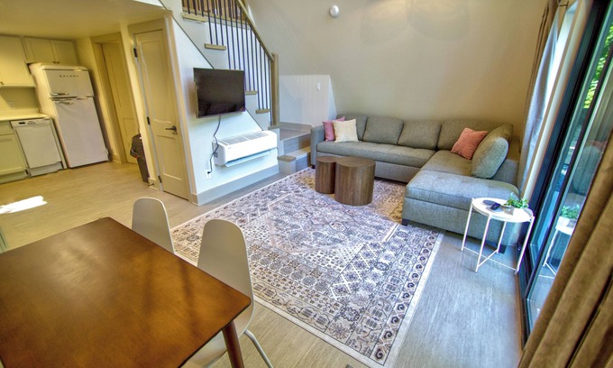 Berwick Cabina | New A-Frame Cabin by Des Moines: Milkweed theme