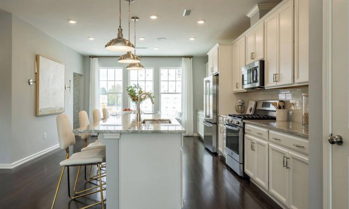 Apex Casa | New! Beautiful 5 Bed 4BR Luxe Home!