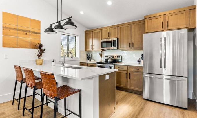 Vancouver Casa | New Build, Great Value near Downtown Vancouver & Waterfront