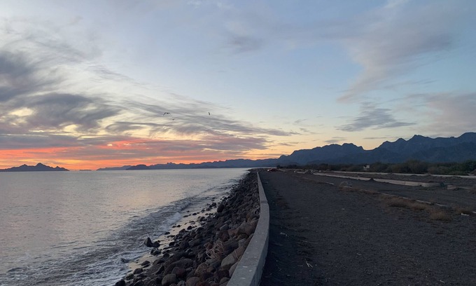 Zaragoza Apartamento | New cozy apartment for 2, short walk to beach #9