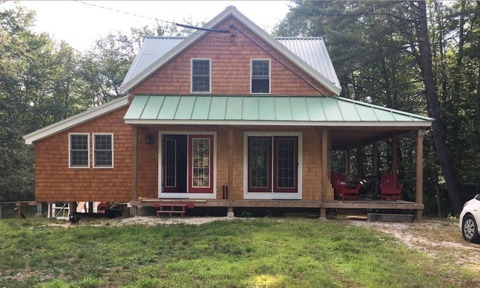 Center Lovell Cabaña | NEW FOR 2023! Adorable Pet Friendly Cottage near Kezar Lake Beach!