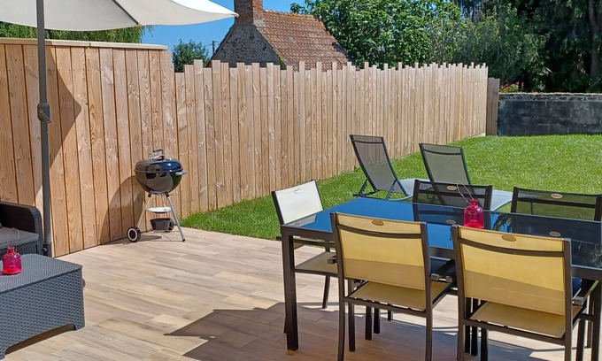 Quettehou Casa | New house for 8 people 500 m from the sea and the GR 223