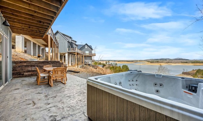 Sevierville Apartamento | NEW Lake Cabin Sleeps 14 Indoor Pool Hot Tub
