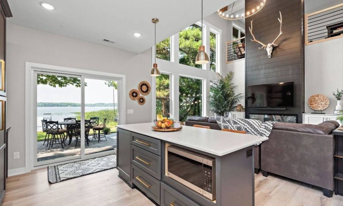 Almelund Cabina | New lake Retreat 1.5 hours from Twin cities in the heart of WI cabin country!