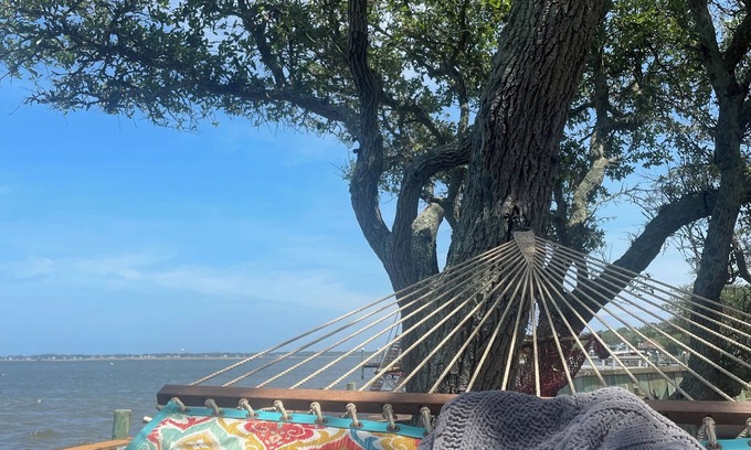 Colington Harbour Cabaña | NEW LISTING: Breathtaking Waterfront Views w/ Private Dock