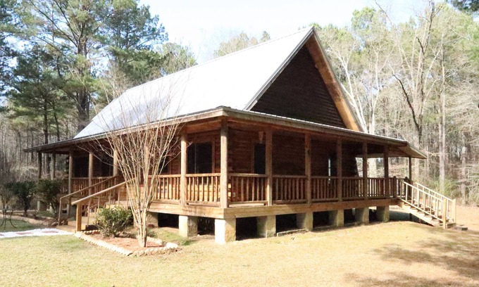 Crystal Springs Cabina | *New Listing Limited Time Price Special* Log Cabin retreat on 40 acres of pine forest