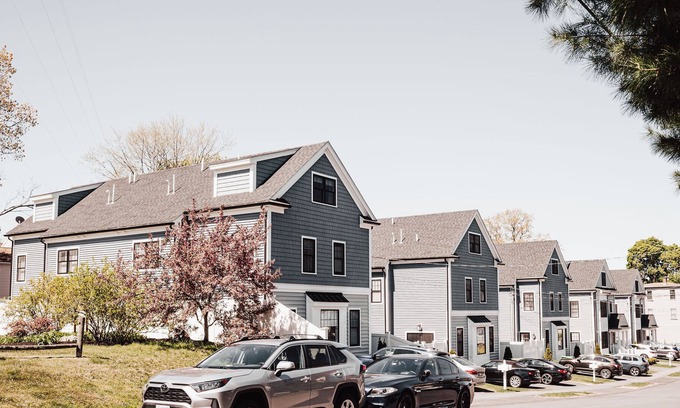 Needham Apartamento | New Luxury 4bd Townhouse in Needham