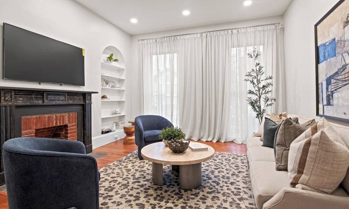 Palmyra Apartamento | NEW Luxury Apt | King Beds | En Suite Bathrooms