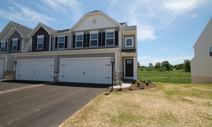 State College Casa | New Penn State Townhouse: Prime Location Near Stadium, Campus, and Airport!