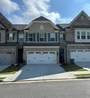 Loganville Casa | New Townhouse-Strong Wi-FI