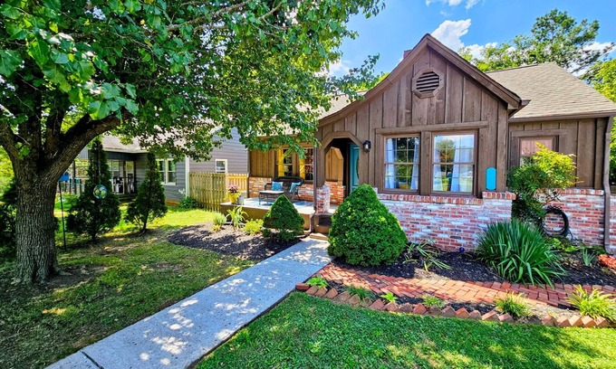 Knoxville Cabaña | NEW! Trailhead Cottage - 7 Minutes to Downtown