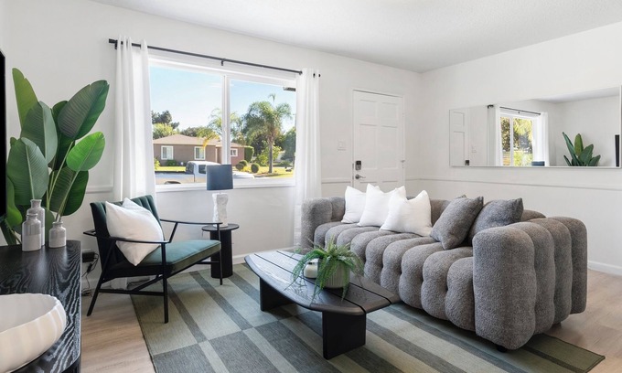 Glendora Casa | NEW Tranquil Escape - Hot Tub, BBQ, Near LA & Disney