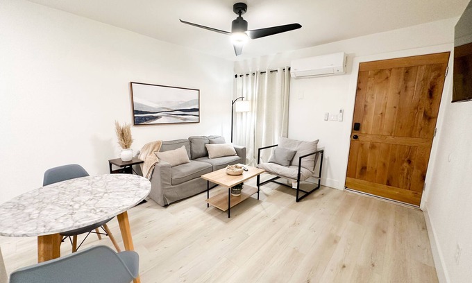 Salida Apartamento | New & updated 2-bedroom 1 bathroom apt. Near Modesto 1mile from HWY 99