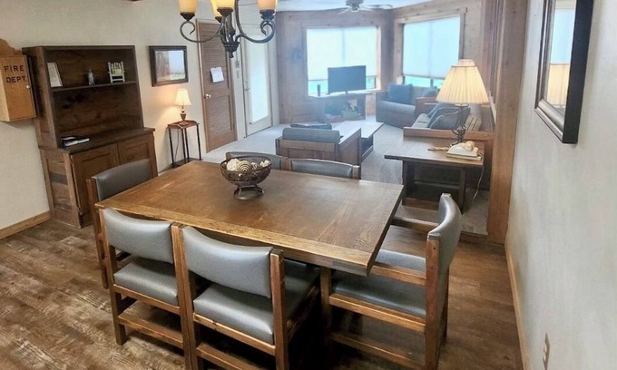 Champion Condominio | Ski In, Ski Out Slopeside Condo - Limpio, acogedor, cálido, fabuloso