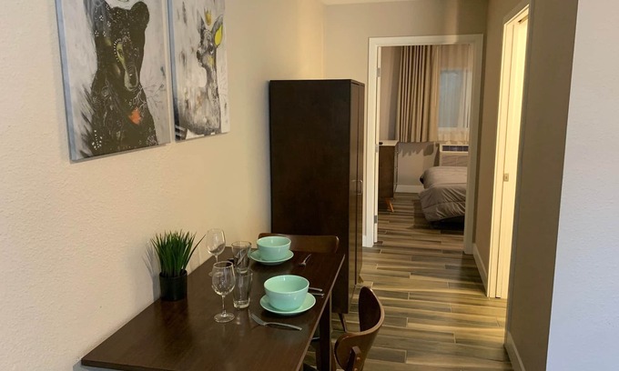 Mission Hills Apartamento | Newer private 1-bedroom apartment in Old Town