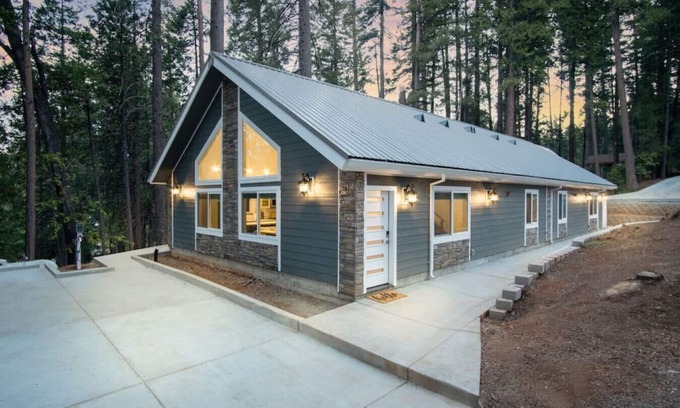 Alta Condominio | Newly Built Luxury Villa in the Sierra Mountains