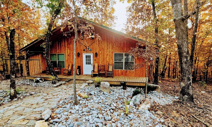 Mammoth Spring Cabina | Newly constructed Secluded Ozark Cabin - 45 Acres - Fire Pit & Trails