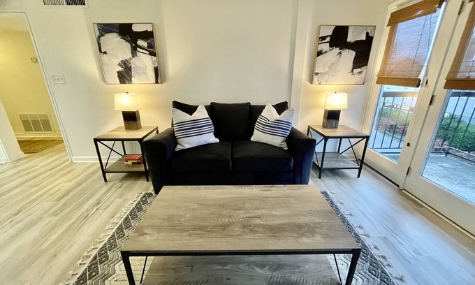 Downtown Knoxville Condominio | Newly Remodeled 2 BR/2BTH Condo- 5 mins from UT Medical & Fort Sanders Regional