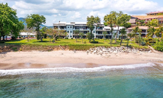 Playa Flamingo Condominio | Newly Remodeled Beachfront Condo, Ground-Floor Terrace & Direct Access to Playa Flamingo