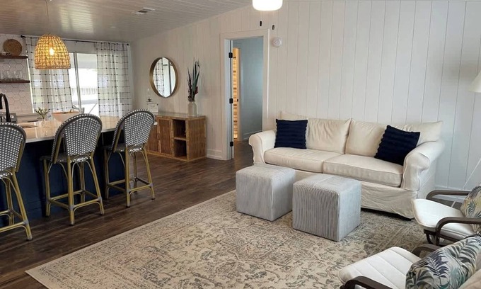 Welaka Casa | Newly Remodeled Close to Fishing and Restaurants