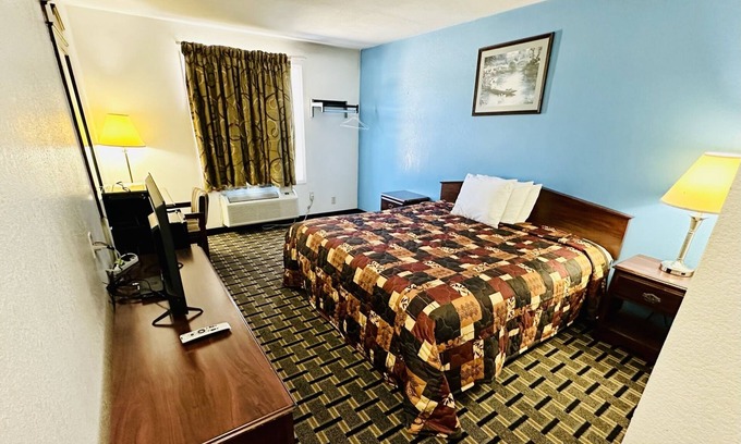Yarmouth Hotel | Newly renovated. Pet friendly. Affordable price. Quiet and peaceful.