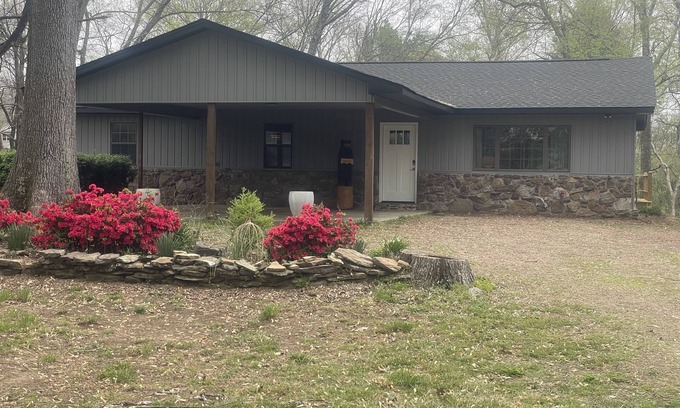 Wilburn Casa | Newly renovated house on Little Red River. Deck overlooking dock with boat slip!