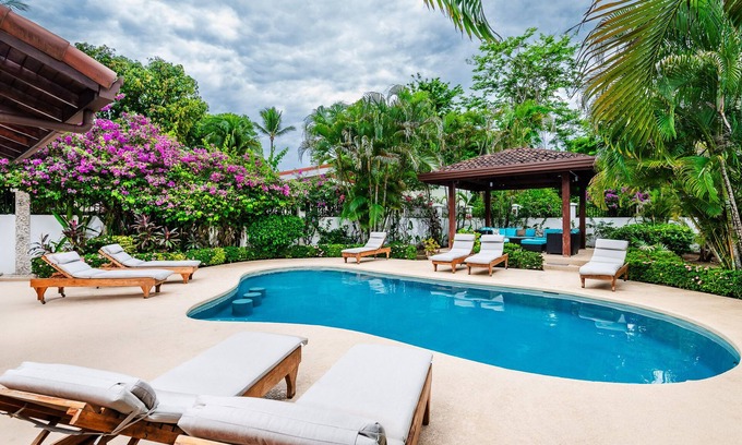 Palm Beach Estates Casa | Ocean, playa casa! ¡Piscina privada! Junto a la piscina Palapas! Cada dormitorio tiene baño privado!