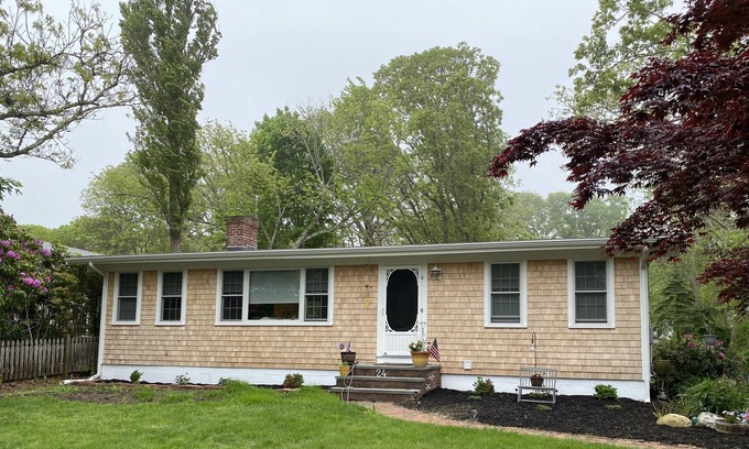 Silver Beach Cabaña | Newly renovated 3-bedroom North Falmouth cottage sleeps 8