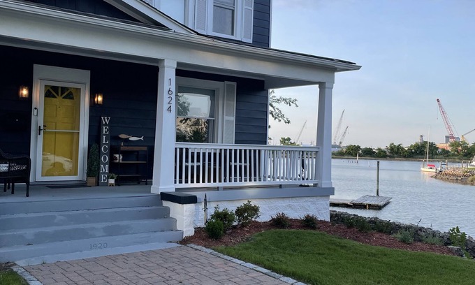 Portsmouth Casa | Newly Renovated Waterfront Home with Dock!