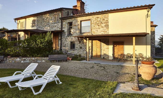 Capolona Apartamento | Precioso apartamento con WIFI, piscina, TV, mascotas permitida y vista panorámica, cerca de Arezzo