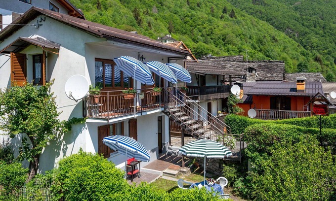 Calasca-Castiglione Apartamento | Hermoso apartamento para 5 personas con WIFI, TV y mascotas permitida