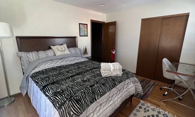 Cedar Rapids Casa | Nice friendly home, 3 min from Collins Aerospace, parking on site safe