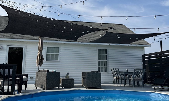 Clayton Casa | Agradable casa con piscina