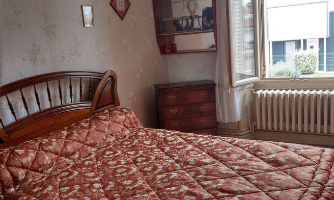 Romilly-sur-Seine Casa | Nice room close to shops