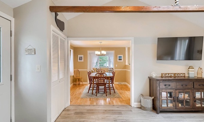 West Hyannisport Casa | Nice Three bedroom close to Craigville Beach