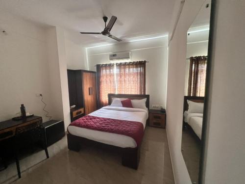 Kuppaayil Hotel | NIDHI RESIDENCY