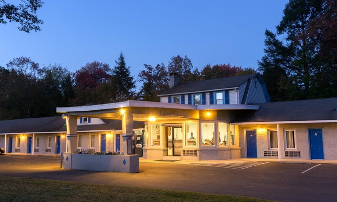 Bartonsville Cabina | Night Lodge