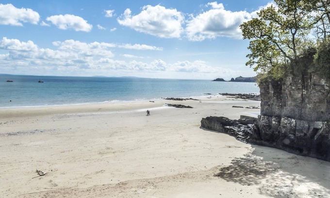 Saundersfoot Hotel | No 4 Ocean Cabins - Saundersfoot Harbour - Saundersfoot