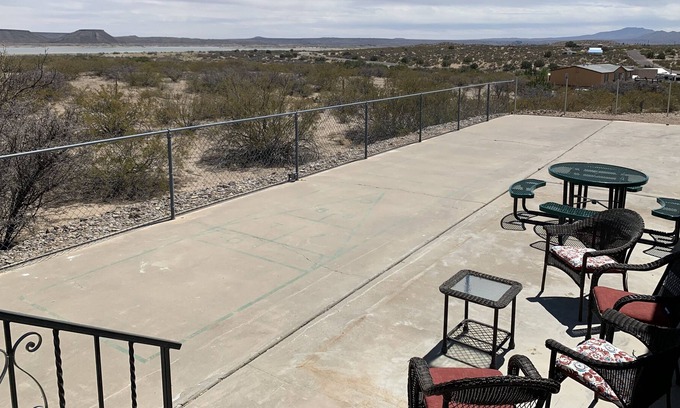 Truth or Consequences Casa | Lake Shore Vacation Rental