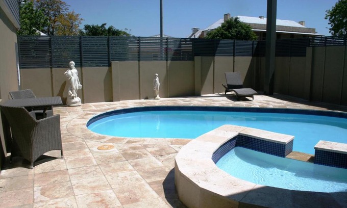 Muswellbrook Hotel | Noah's Mid City Motor Inn Muswellbrook