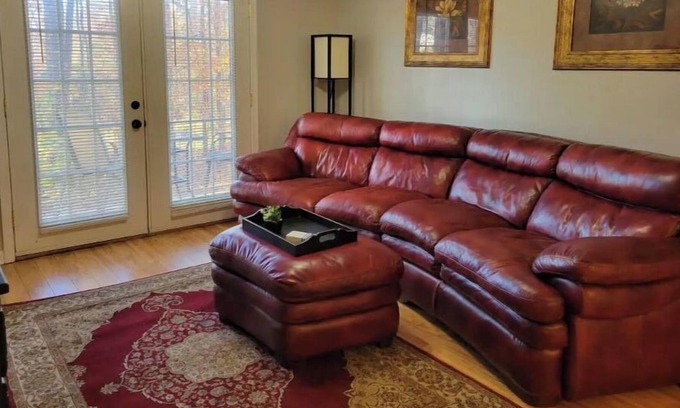 Greenwood Condominio | Northside Condo with Wooded View