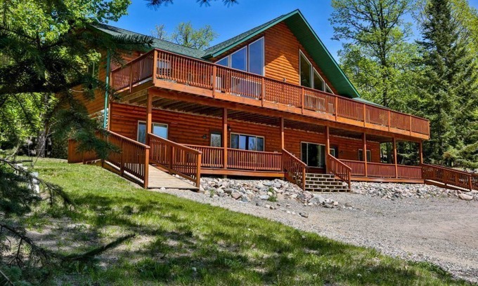 Puposky Villa | Northwoods Group Lodging – Ideal for Large Families