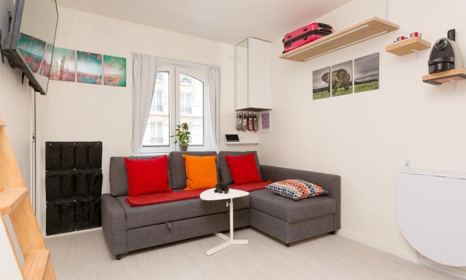 5th Arrondissement Cama Y Desayuno | Notre-Dame luxury Suite in Saint-germain des prés Latin quarter