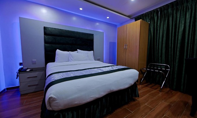 Ofin Complejo | Novatel Hotel