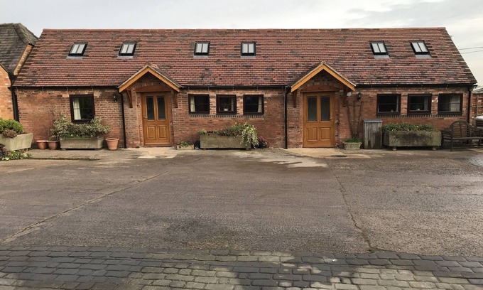 Measham Cabaña | Nuneaton - Cottage - Sleeps 2 - Parking - Garden