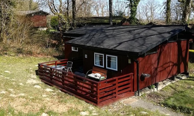 Cenarth Casa | Nuthatch Lodge is set in 24 acres of wood, parkland near the village of Cenarth