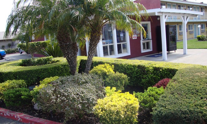 Southwestern Sacramento Hotel | Oasis Inn Sacramento - Elk Grove